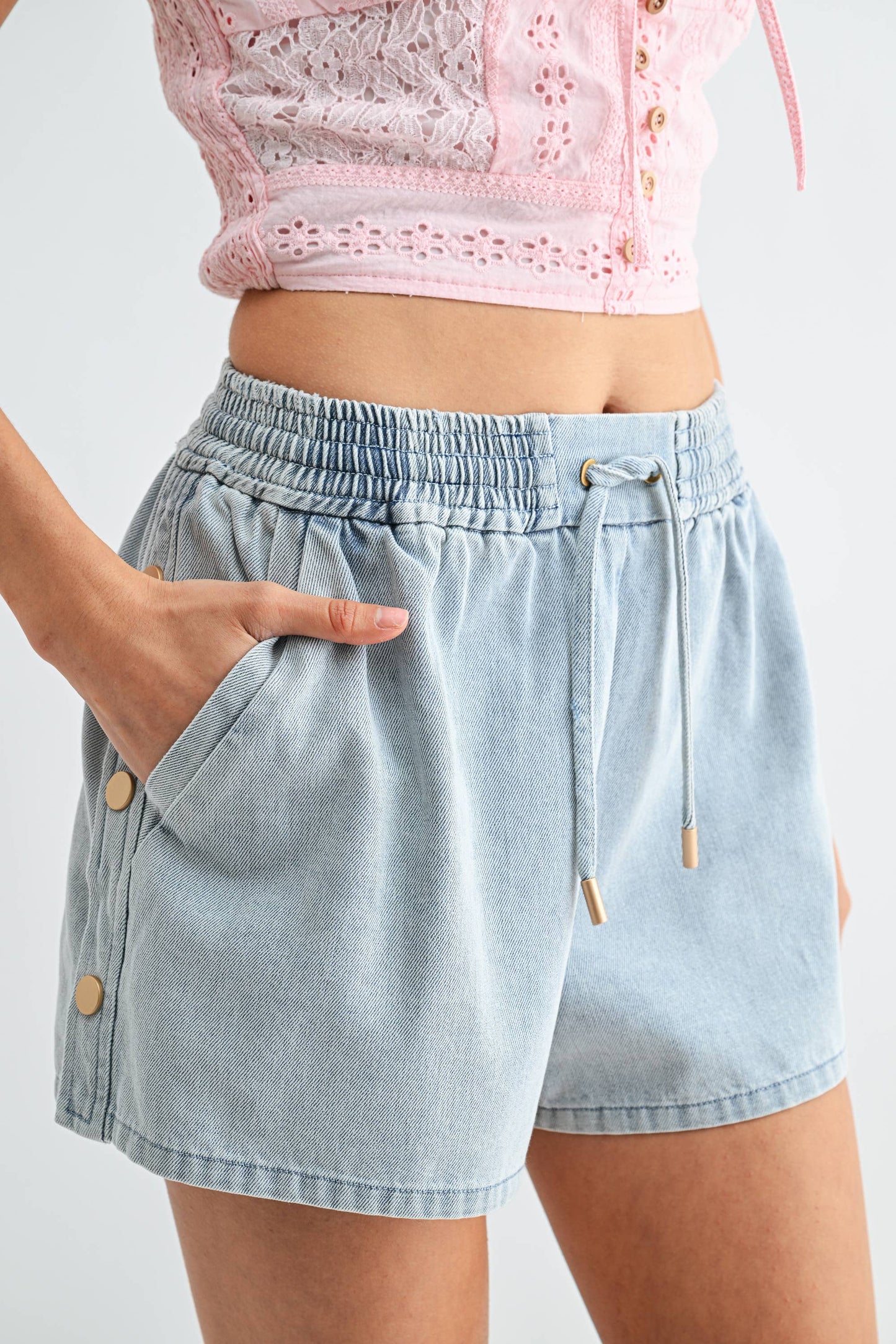 CB10424D Wash Denim Drawstring Shorts Side Buttons