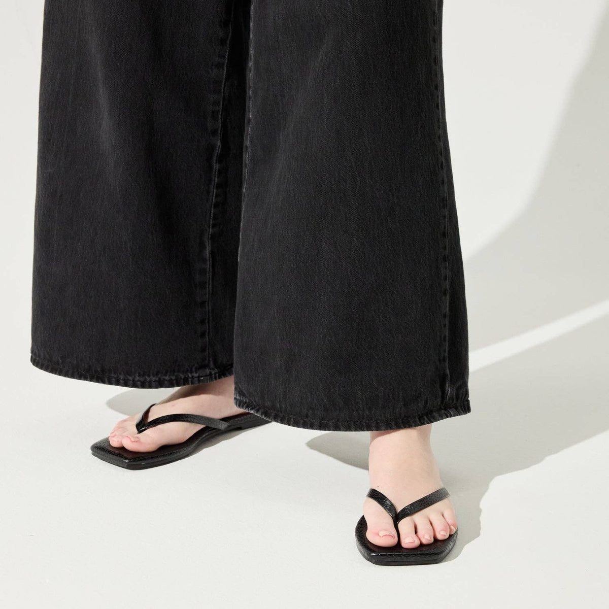Mercer Flip Flop in Black Croc