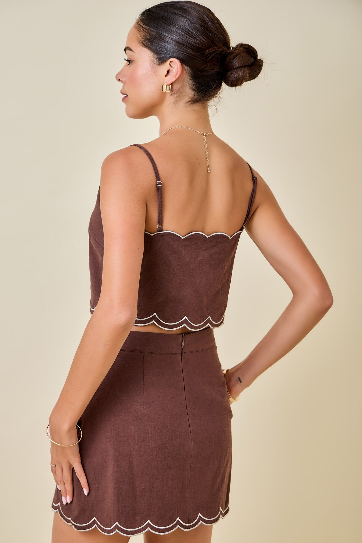 Sleeveless Scalloped Cami Top with Cut Out Detail