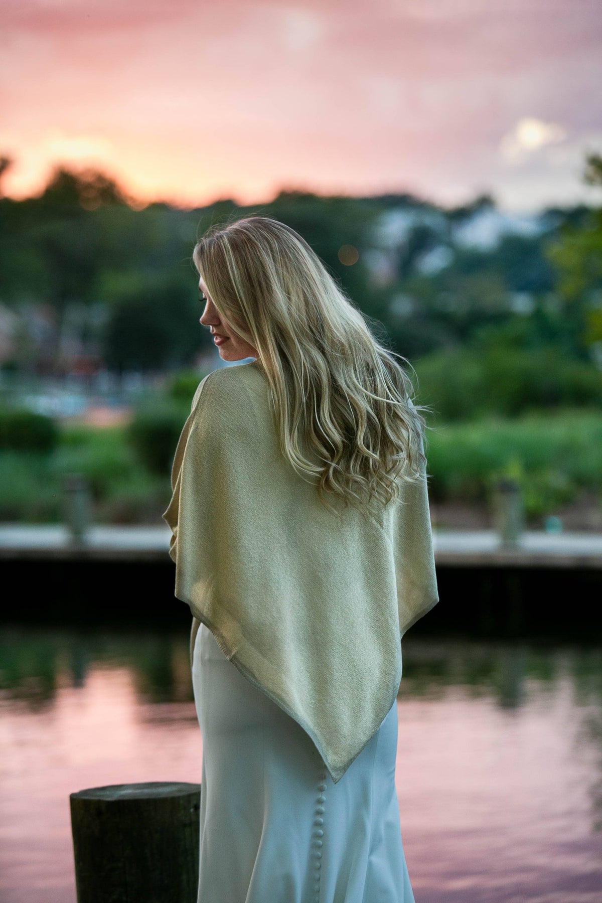 Elsa Metallic Bamboo Lightweight Poncho – One Size