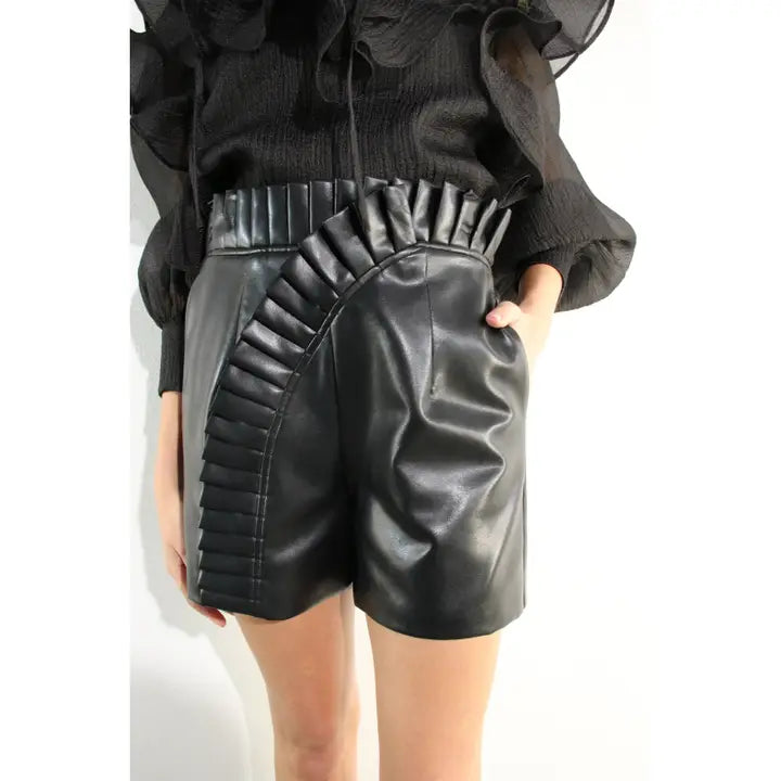 MULLA PLEATHER SHORTS