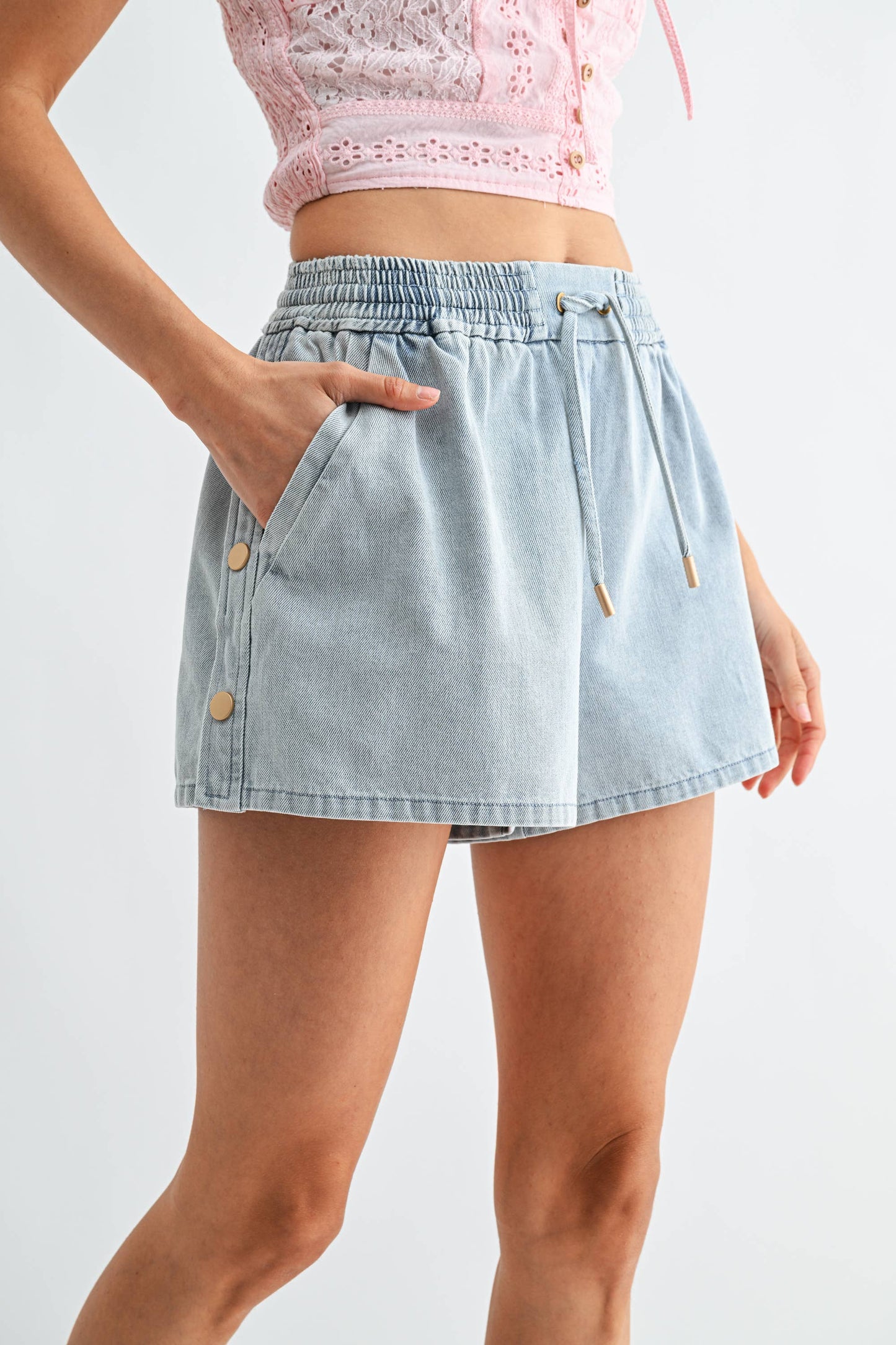 CB10424D Wash Denim Drawstring Shorts Side Buttons