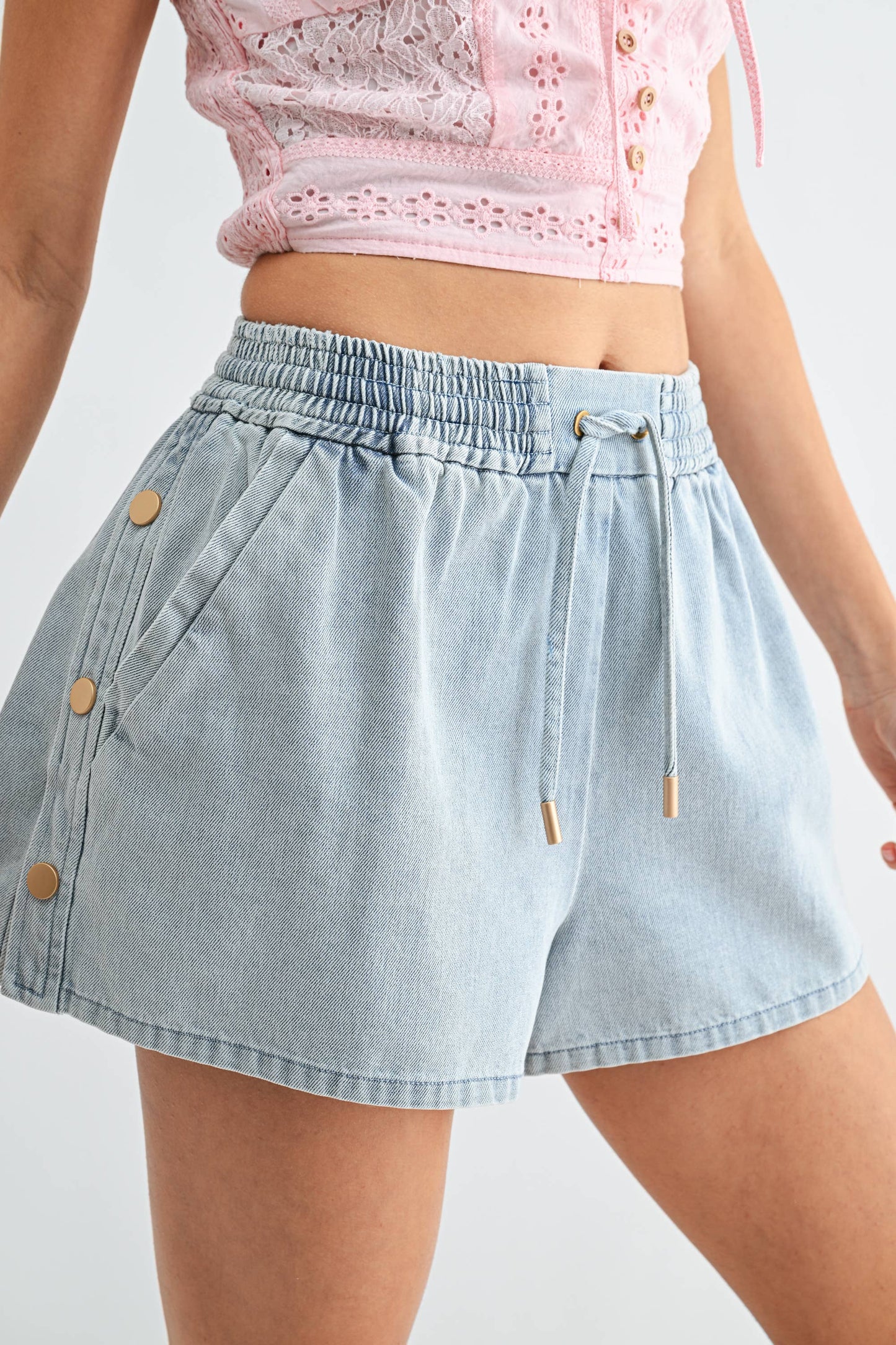 CB10424D Wash Denim Drawstring Shorts Side Buttons