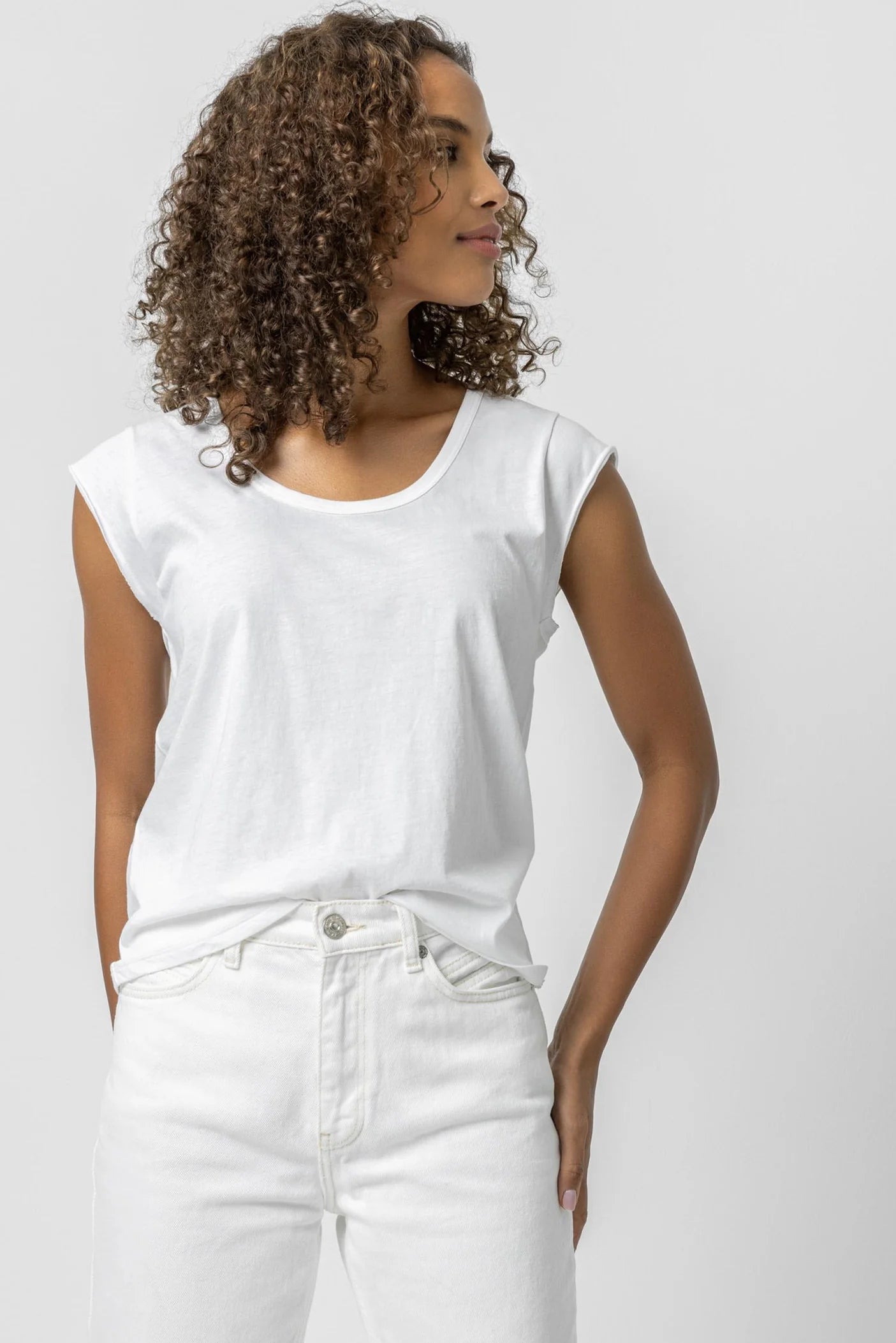 Load image into Gallery viewer, LILLA P CAP SLEEVE SCOOP NECK TEE
