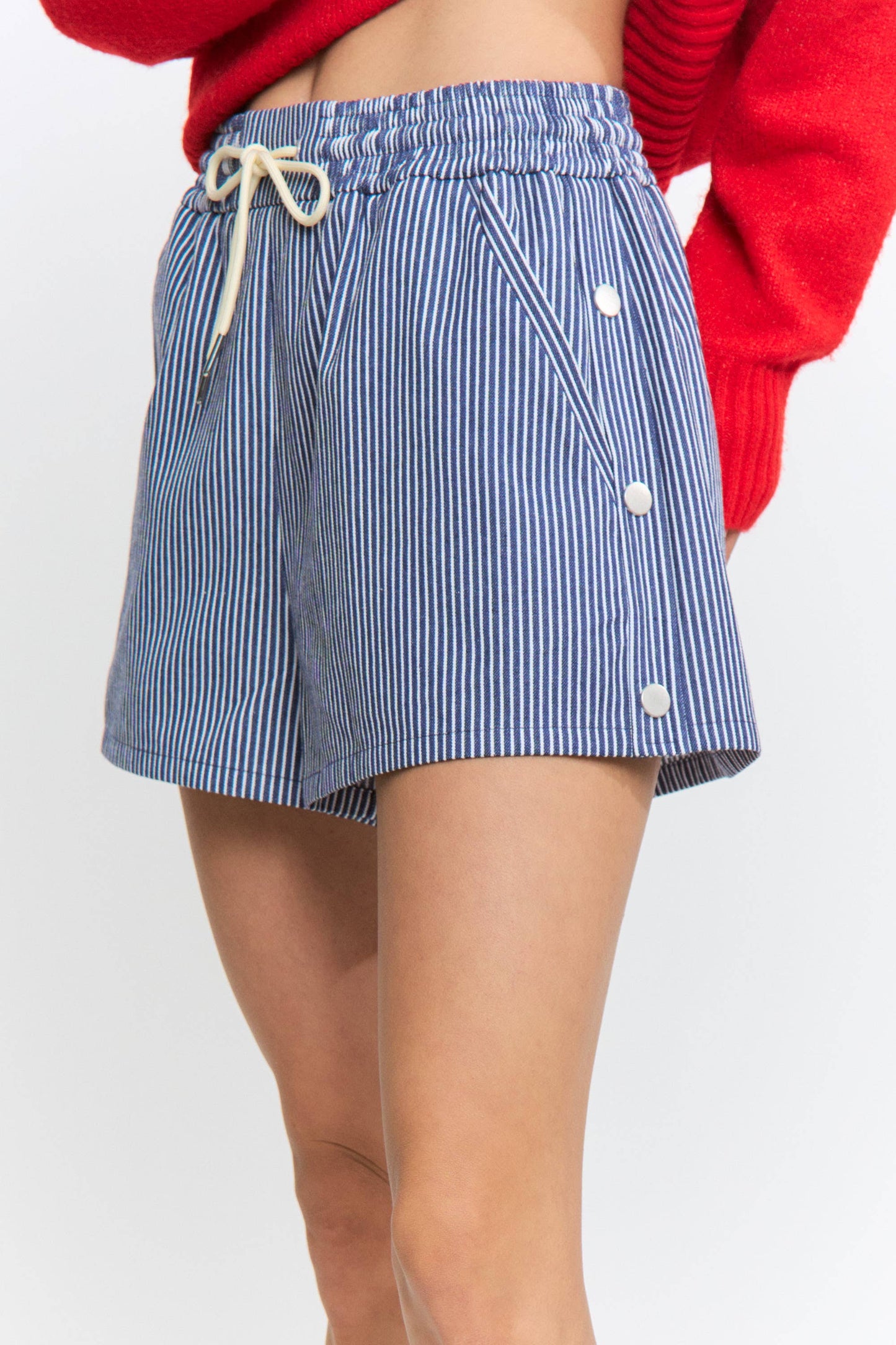 CB10424D Wash Denim Drawstring Shorts Side Buttons