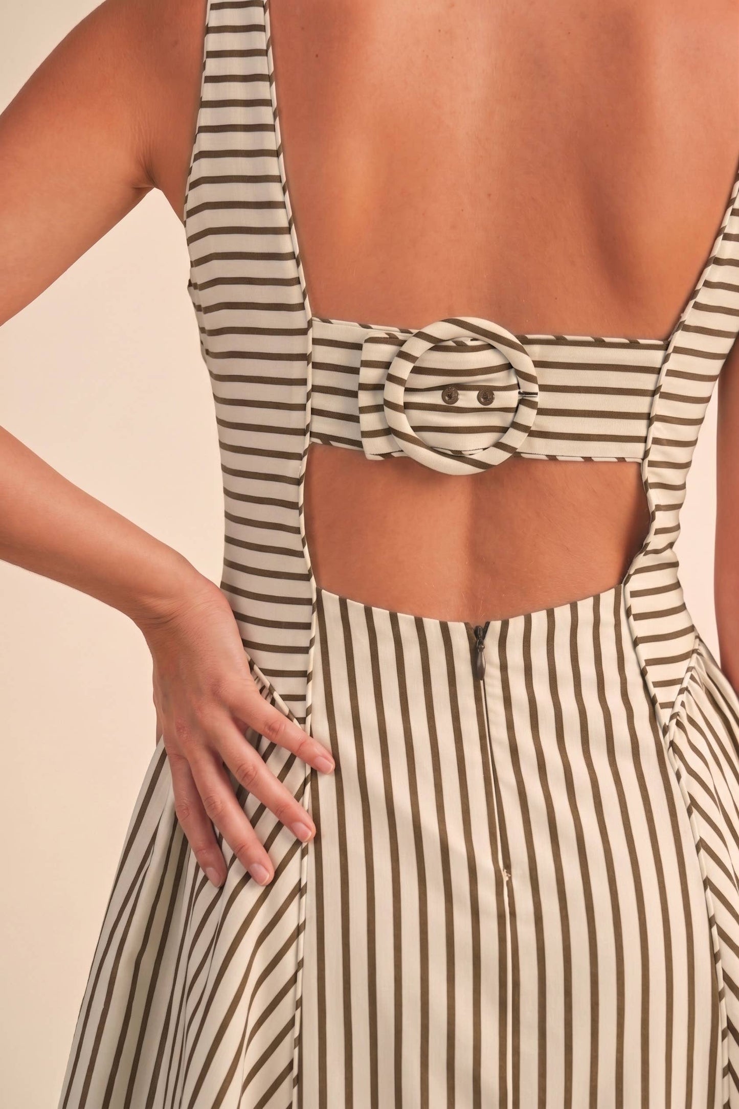 STRIPED JUMBO BACK BUCKLE PIPING DETAIL MIDI DRESS