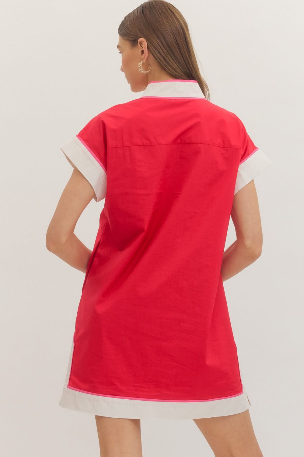 Short sleeve mini dress with scallop band v neck collar